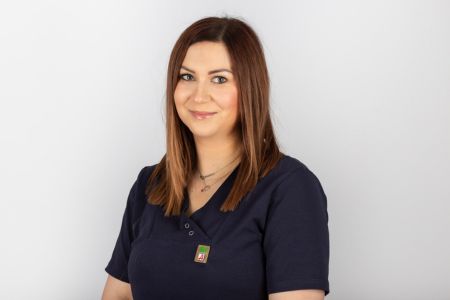 Katrin Pöttschacher, pharmazeutisch-kaufmännische Assistentin (PKA) der Schutzengel Apotheke Donnerskirchen