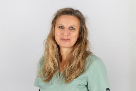 Sandra Karlich, Mitarbeiterin der Schutzengel Apotheke Donnerskirchen mit Schwerpunkt Aromatherapie